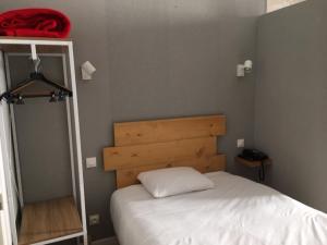 Hotels Hotel Republique : Chambre Simple