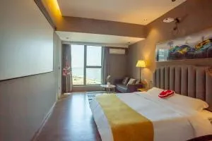 Locals Apartment Place 25 - Maoming
