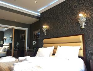 Superior King Room room in Halvard Hotel
