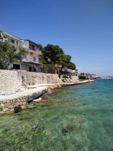 Apartment in Tribunj with sea view, balcony, air conditioning, WiFi 5081-1