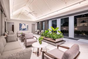 Manhattan Pattaya Hotel - SHA Extra Plus