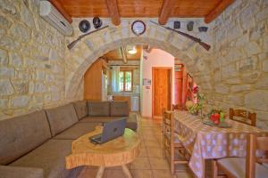 Villa Nipos by PosarelliVillas