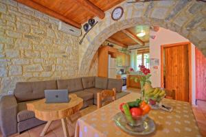 Villa Nipos by PosarelliVillas