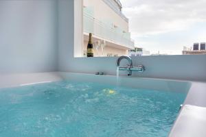 Dema Luxury Suites - Perikleous E8