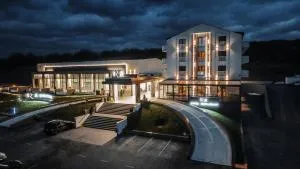 Iza Hotel - Velyikyy Bychkiv