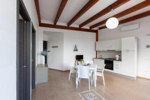 RESIDENCE EMARINE con SERVIZIO SPIAGGIA INCLUSO