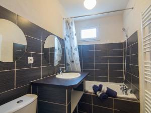 Apartment Porto di Mar-5 by Interhome