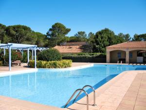 Maisons de vacances Holiday Home Le Clos d'Azur 2 - LMO139 by Interhome : photos des chambres