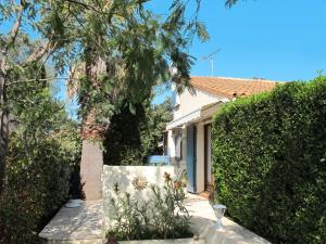 Maisons de vacances Holiday Home Le Clos d'Azur 2 - LMO139 by Interhome : photos des chambres