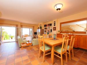 Holiday Home Zen by Interhome