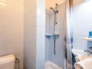 Maisons de vacances Holiday Home Les Cottages du Golf-3 by Interhome : photos des chambres