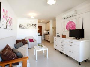 Apartment Esmeralda 02 by Interhome