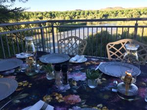 Gkhui Gkhui River Lodge