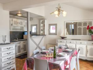 Apartment Les Embruns-2 by Interhome