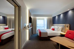 Holiday Inn Express Cambridge West - Cambourne by IHG