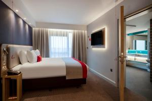 Holiday Inn Express Cambridge West - Cambourne by IHG