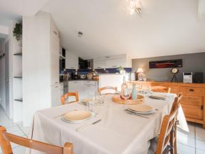 Apartment Le Parc des Druides-2 by Interhome
