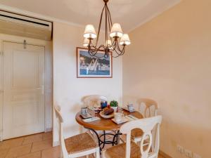 Apartment Les Calanques Spa Thalassothérapie-4 by Interhome