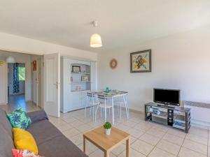 Apartment Les Côteaux du Préconil-3 by Interhome