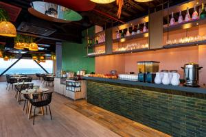 Sea Avenue Hotel