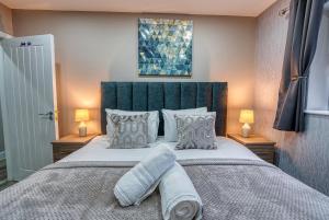 Stylish House - Bham Airport and NEC, JLR Solihull, Business & Leisure Stays - Aspen House