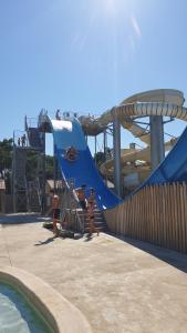 Campings Mobil home Happiness33 dans camping 5 etoiles acces direct plage Vendays Montalivet : photos des chambres