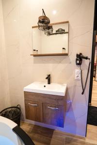 Capsule Japon - Jacuzzi - Netflix & Ecran Cinéma - Xbox