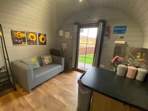 Highland Stays - Ben View Studio Pod & Jacuzzi Bath