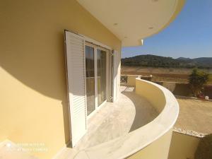 VILLA ALKMINI NEAR THE AIRPORT