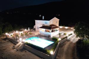 Villa Secret Beauty with Saltwater Pool 
