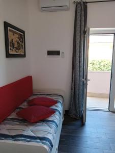 Big Mama Jungle Rooms