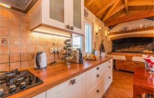 Lovely Home In Turanj