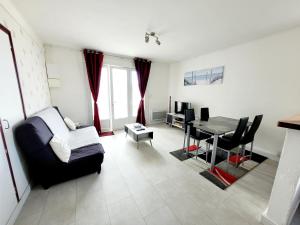 Appartements Le MyHolidee - Rue Pietonne - Plage a 200m : photos des chambres