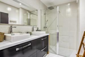 Appartements Luxury flat with terrace and pool in La Teste - Welkeys : photos des chambres
