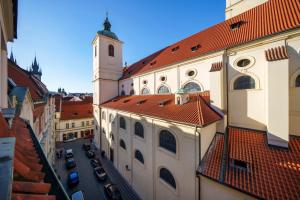 Old Town - 3 Bedroom 3 Bathroom & Kitchen Apartment