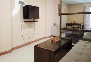 RedDoorz @ H.F. Golden Travellers Inn