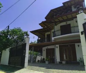 Villa Free Way - Polwatta