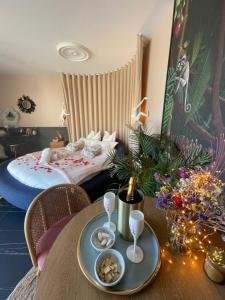 Maisons d'hotes Maison Florence Ivakno : Suite Lit King-Size avec Baignoire Spa