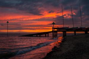 Thorpe Esplanade, Thorpe Bay, Essex, SS1 3BG, England.