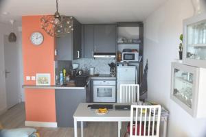 2 Piéces Clim Face a la plage vue Mer