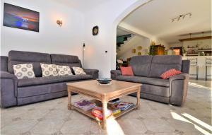 Nice Home In Saint Quentin La Poter