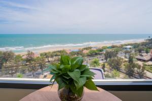 Phòng Deluxe Hướng biển (Sea View Deluxe Room)