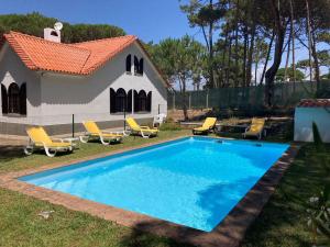 Moradia no Pinhal com Piscina - Espaço e Privacidade para as suas Férias!