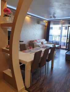 Sunshine Apartment - 4hvězdičkové hotely ve městě Pomorie