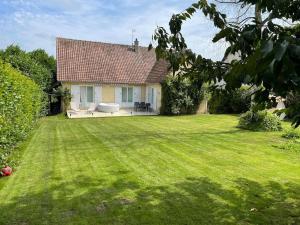 Maisons de vacances Le Cerisier : Maison 3 Chambres