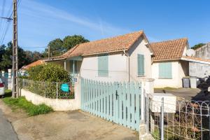 Maisons de vacances Maison de bourg a deux pas de la mer : photos des chambres