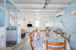 Maisons de vacances Villa moderne et coloree a Jard sur mer : photos des chambres