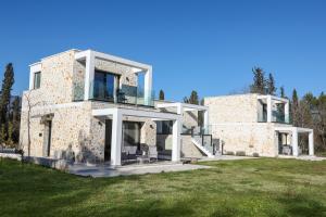 Rans Luxury Villas & Suites in Corfu with swimming pool