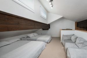 Inner Circle Serenity Condo: Great Breck Location