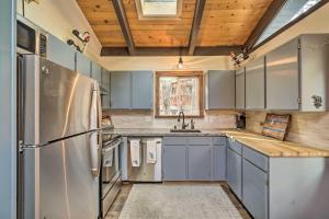 2 Mi to Beach Incline Village Cabin with Patio!